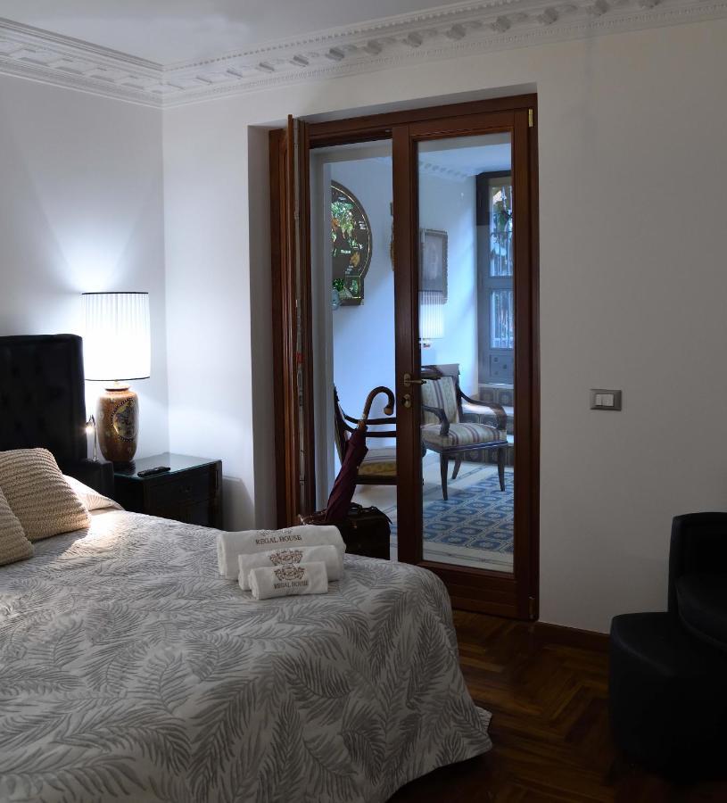 Regal House Roma Capucci 6 Hotel Exterior photo